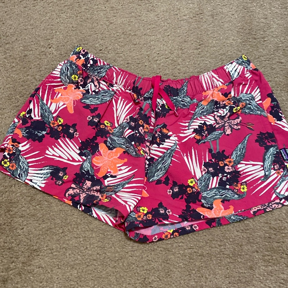 Patagonia Barely Baggies
Shorts Kelp Garden Pink Size XL NWOT